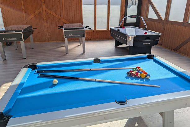 TeensCreativeBase Billiard Tisch