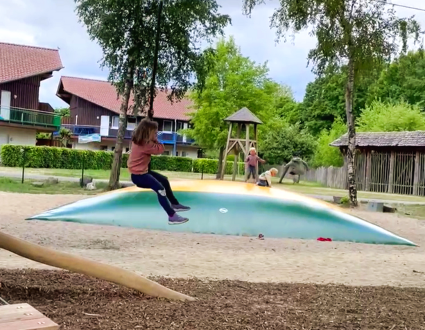 Bouncy kussen, kabelbaan en lage touwencursus